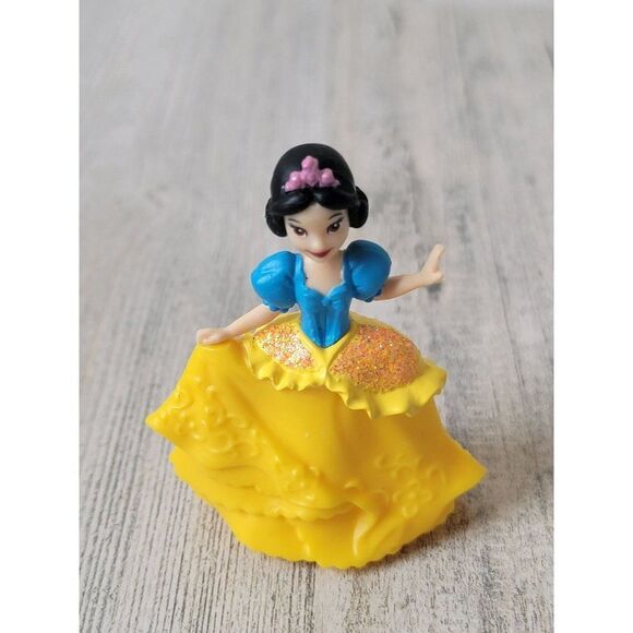 Disney Hasbro sa glitter Snow White princess Pixar toy figure - Picture 1 of 4